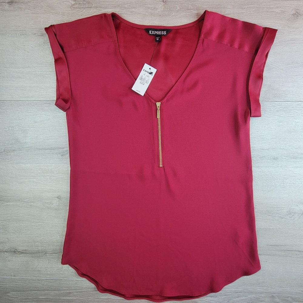 Express Womens Size XS 1/4 Zip Front Knit Top Red Pullover Cuffed Sleeve NWT[92]